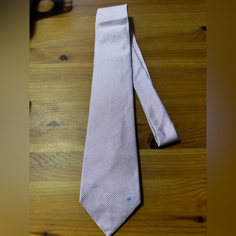 Brooks Brothers 100% textured lavender silk tie